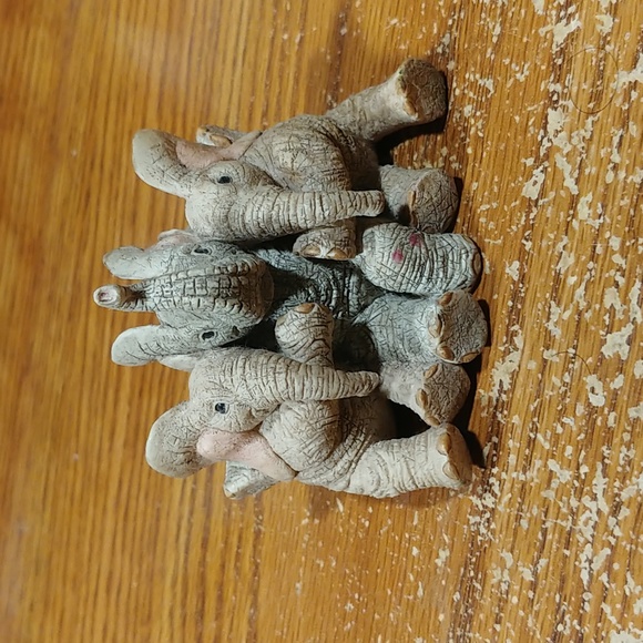 Lot of 8 different elephant curios - Picture 5 of 12